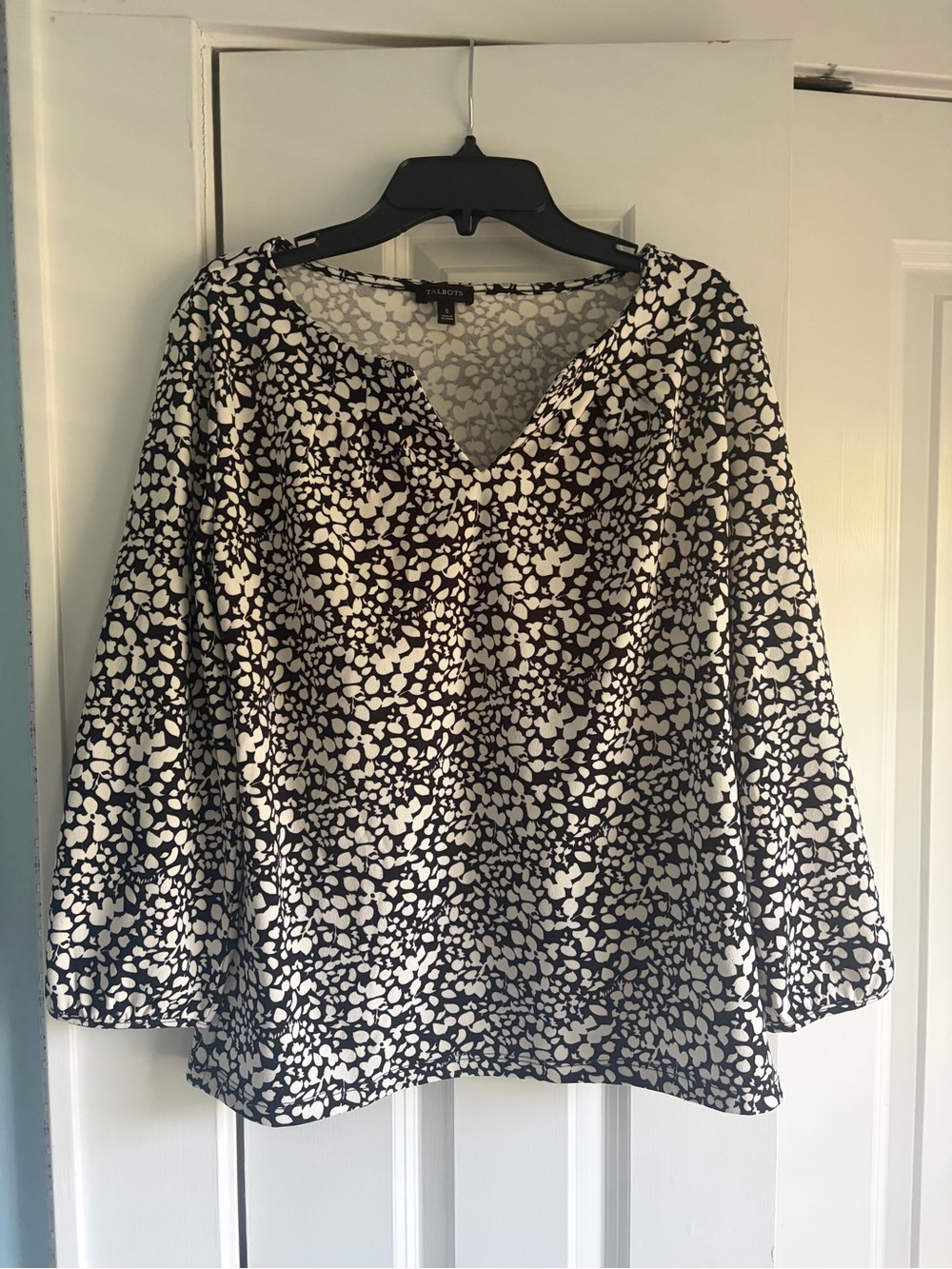 Talbots Black and White V-Neck Printed Blouse